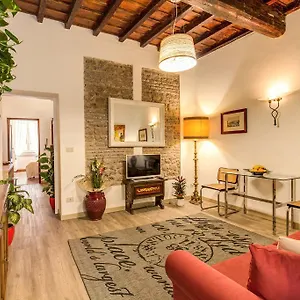 Magenta Deluxe Fienaroli 2 Appartement